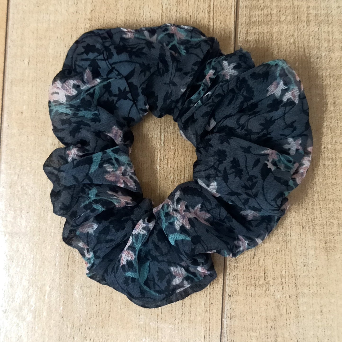 Anokhi Ada  Fabric Scrunchie for Girls and Women (15-95 Scrunchie)