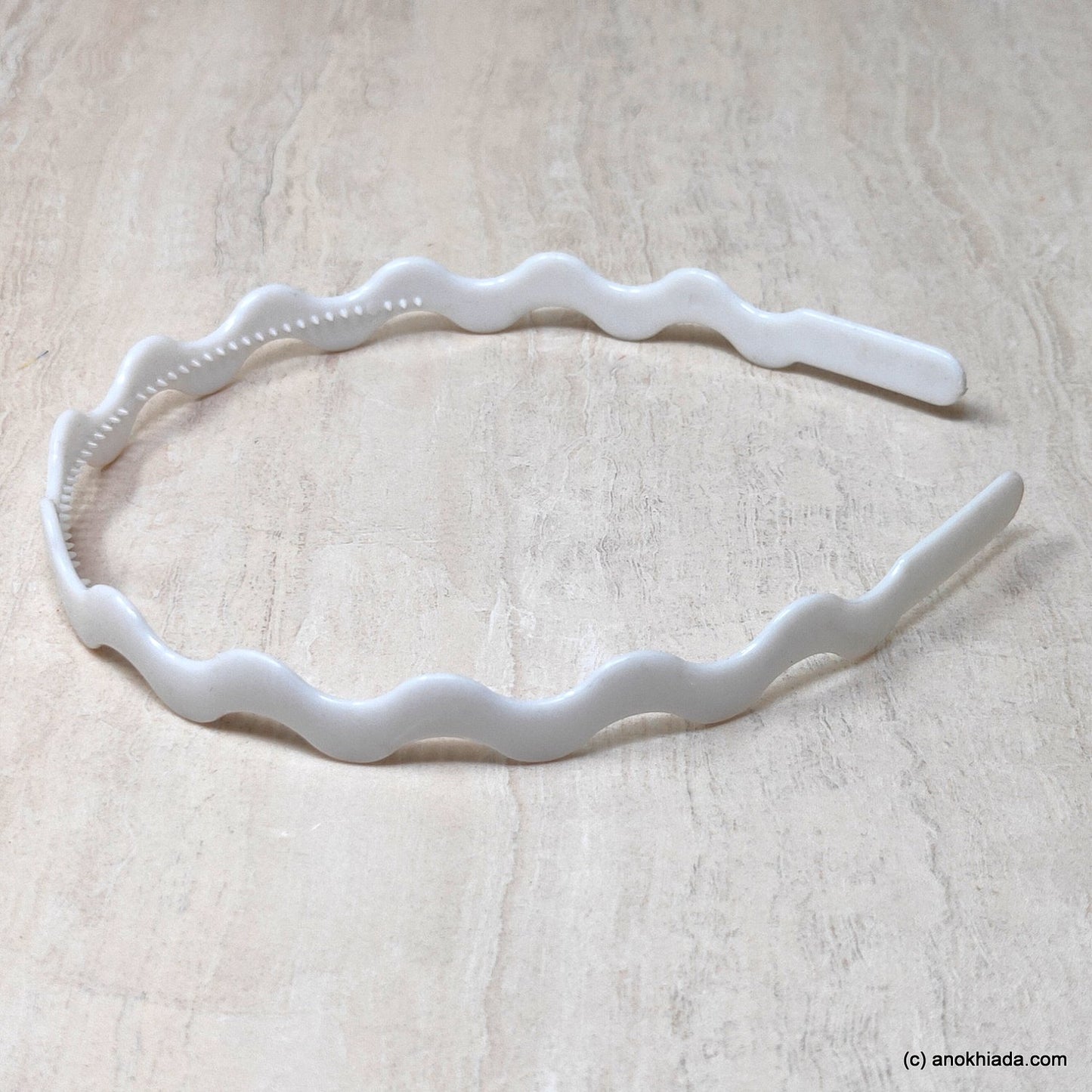 Anokhi Ada Plastic White Designer Headbands/Hairbands for Kids and Girls (19-9b)