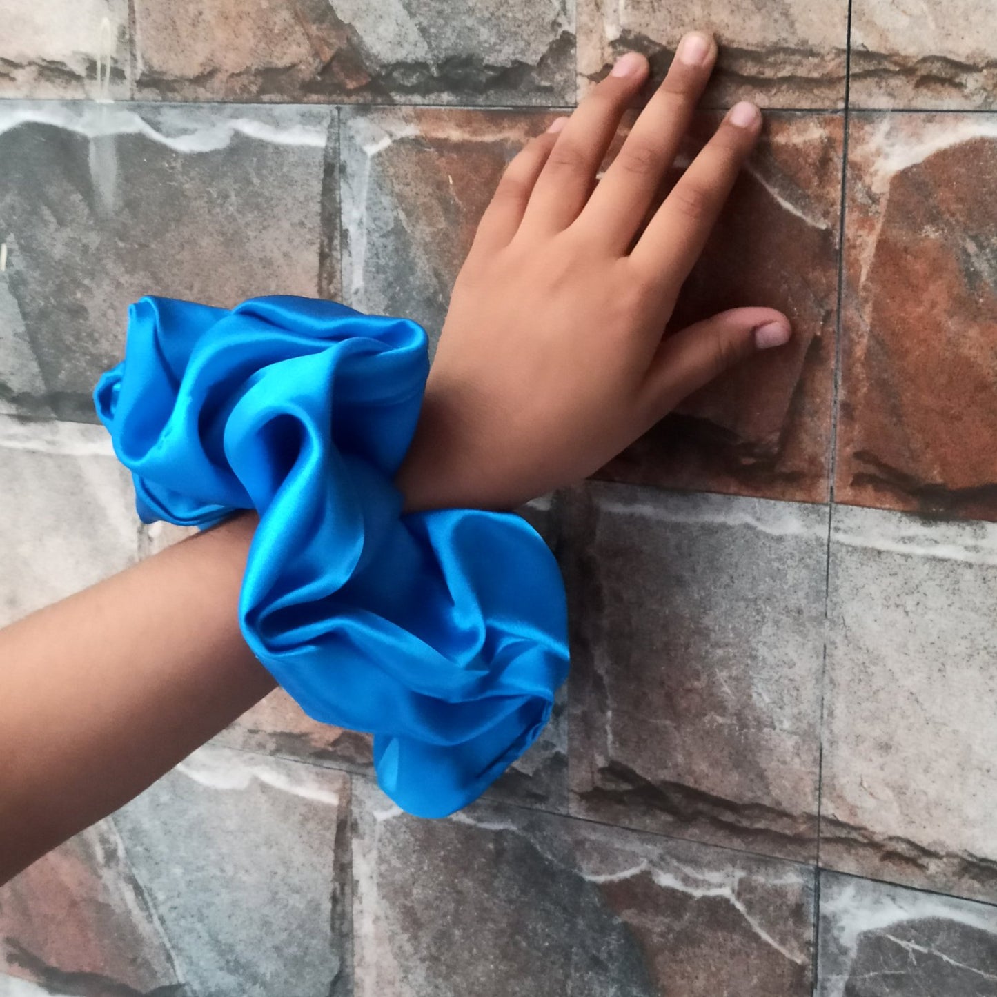 XXL Neon Blue Scrunchie (23-12 b Scrunchie)