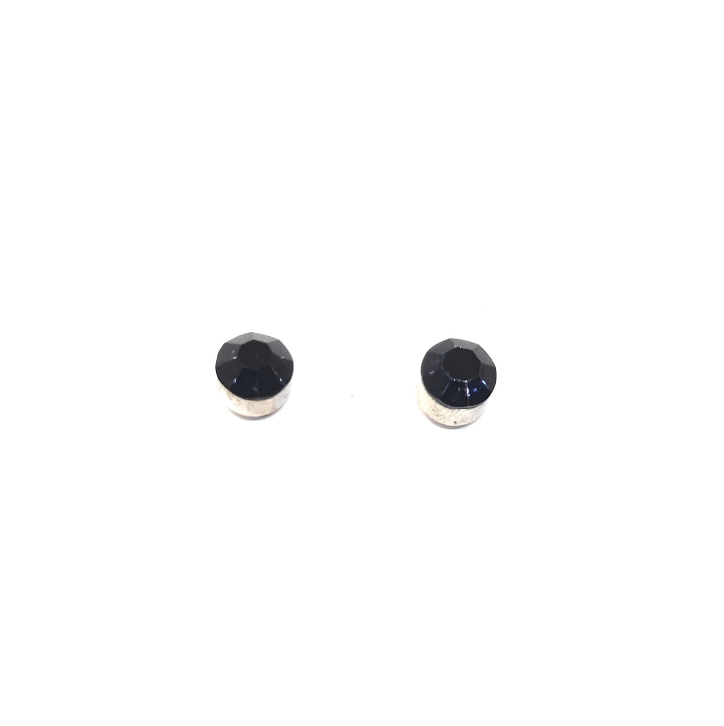 Anokhi Ada Round Magnetic Earrings-(AL-29)