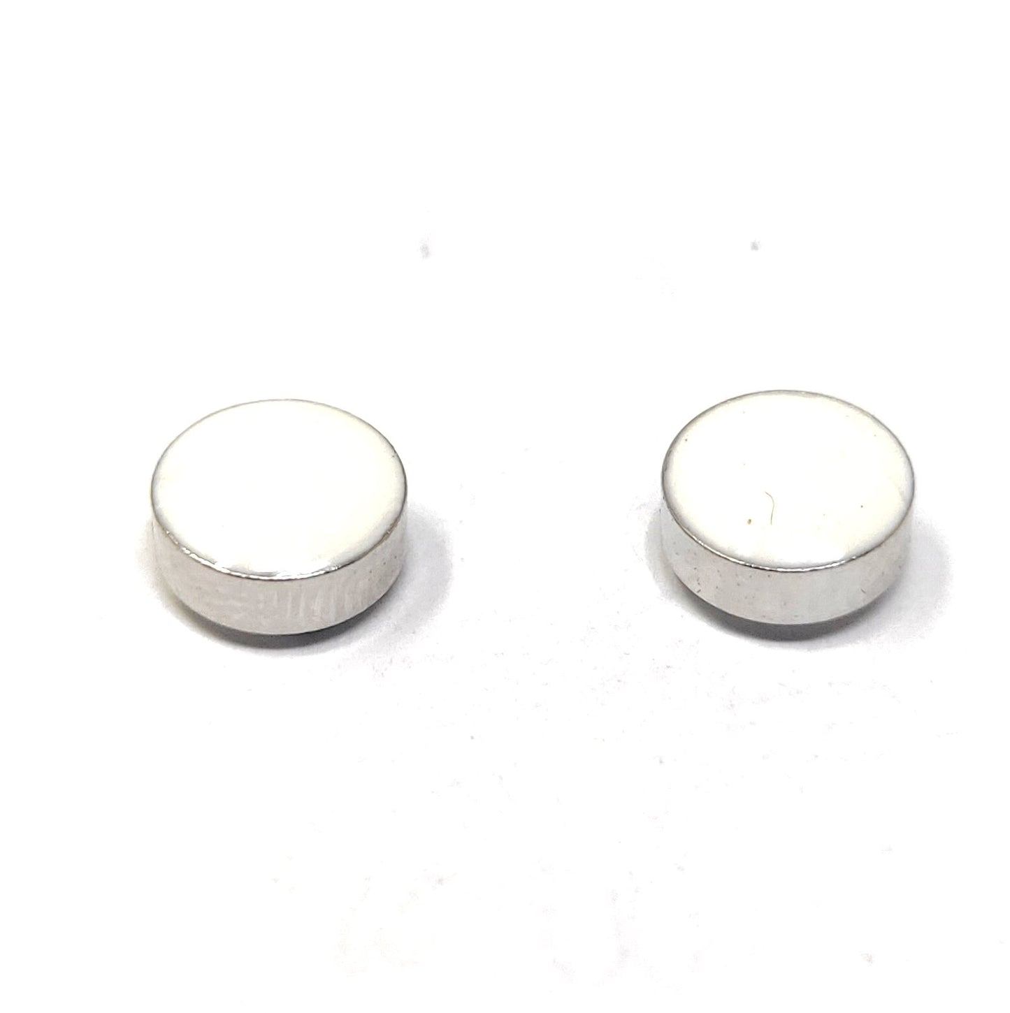 Anokhi Ada Round Magnetic Earring (AL-35)