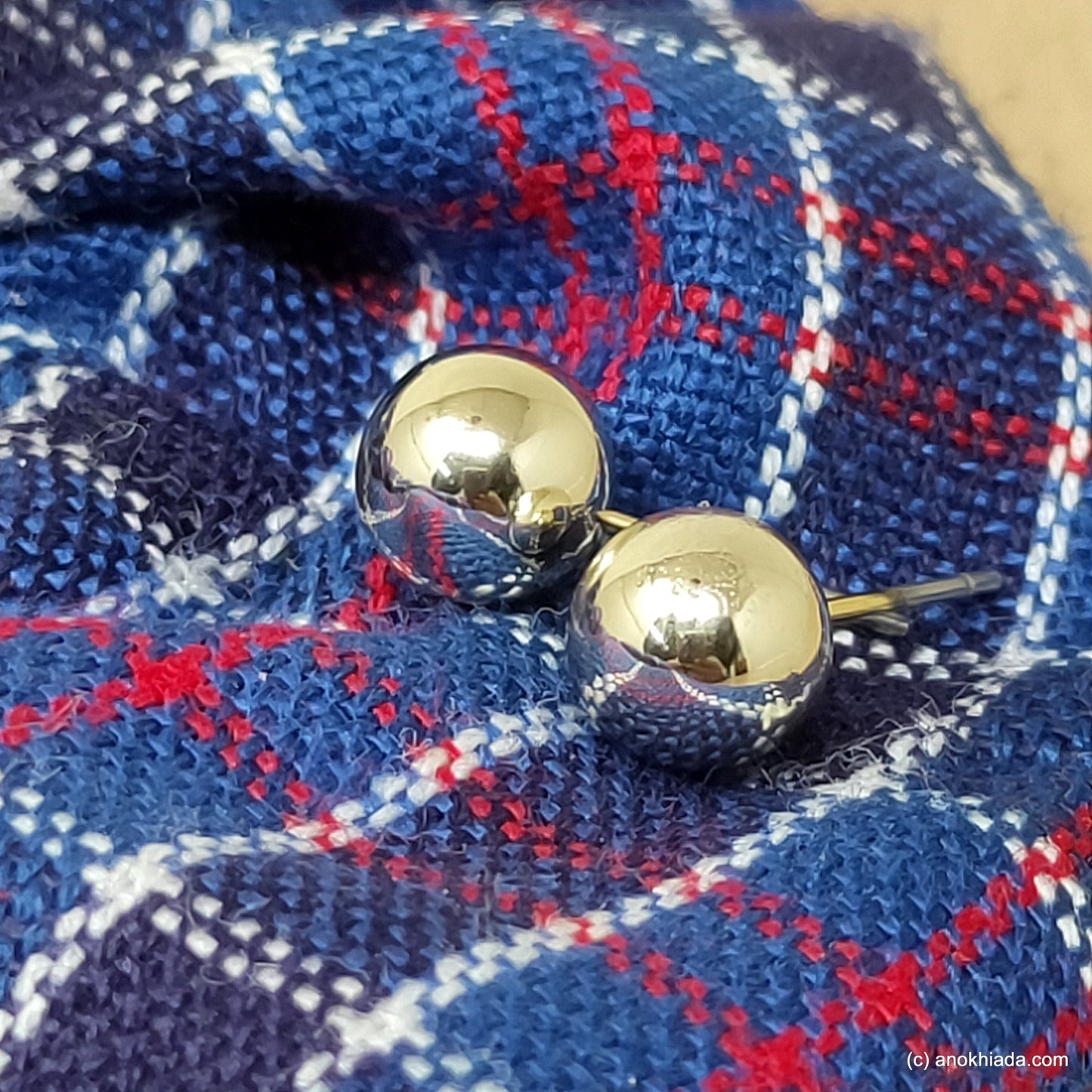 Anokhi Ada Round Small Plastic Stud Earrings for Girls ( Golden, AR-23k )