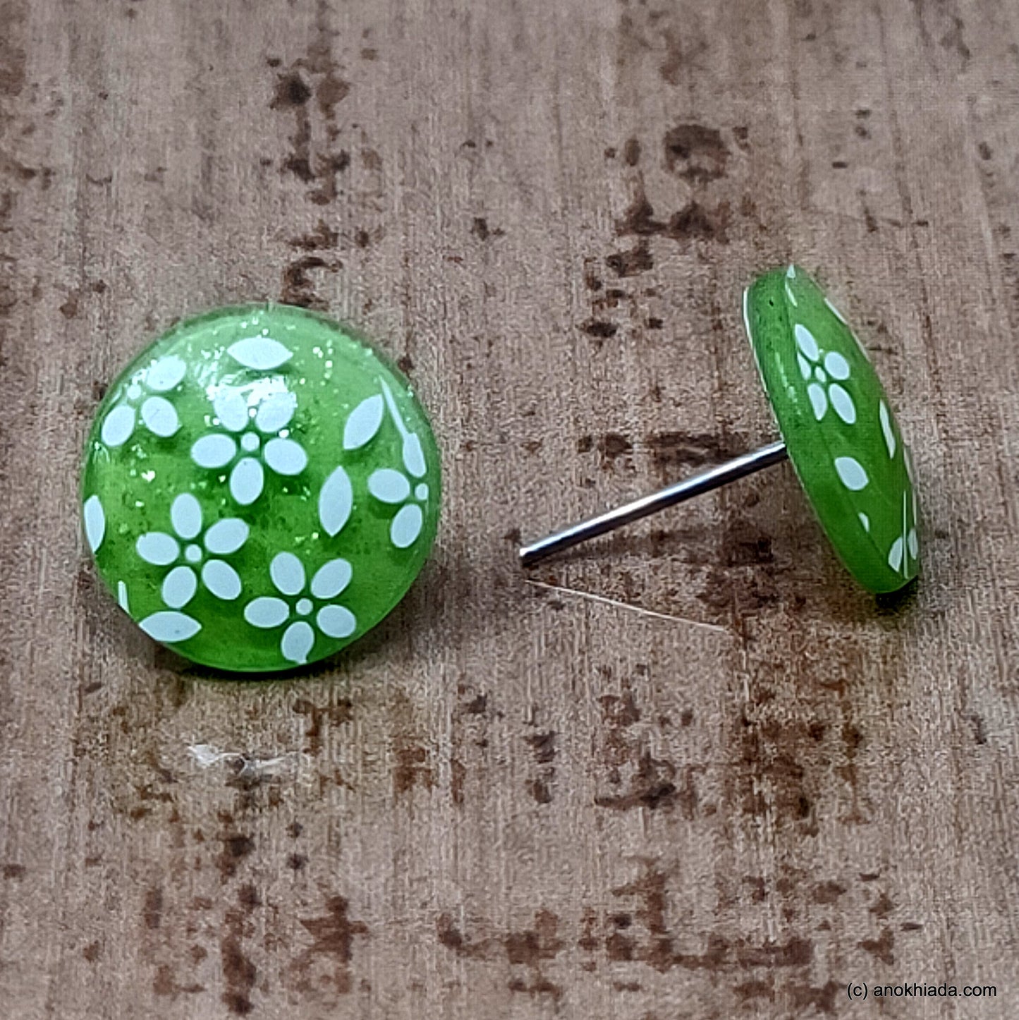 Anokhi Ada Small Round Plastic Stud Earrings for Girls ( Green, AR-27a )