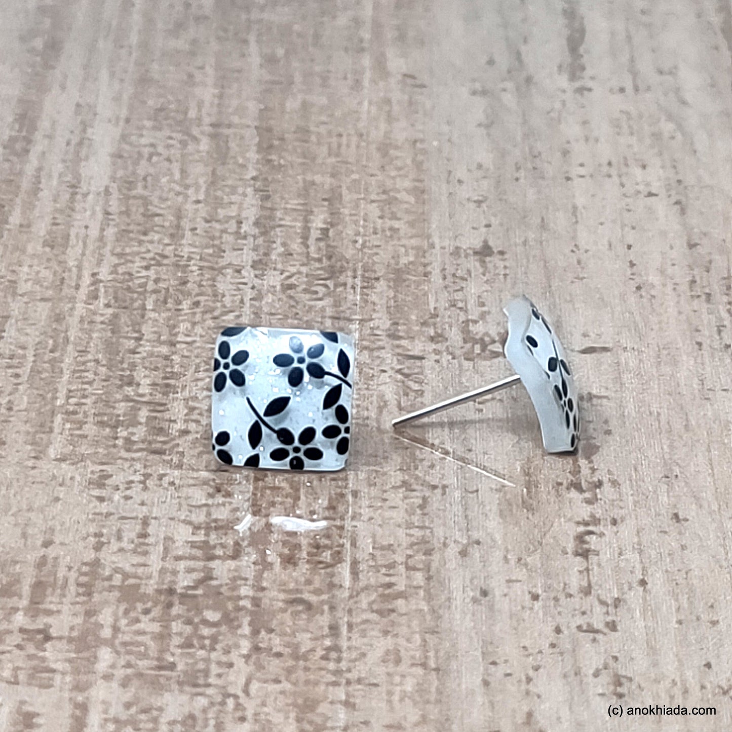 Anokhi Ada Small Square Plastic Stud Earrings for Girls ( White, AR-28c )