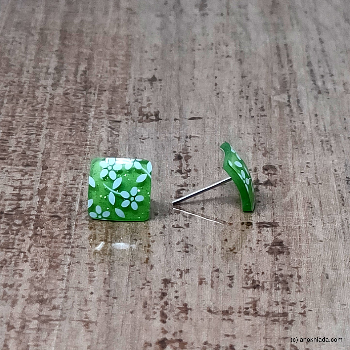 Anokhi Ada Small Square Plastic Stud Earrings for Girls ( Green, AR-28f )