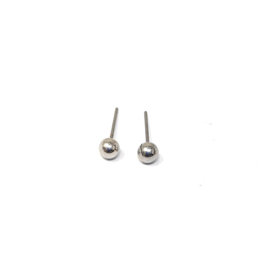 Anokhi Ada Round Metal Stud Earrings for Girls ( Silver, AS-02C )