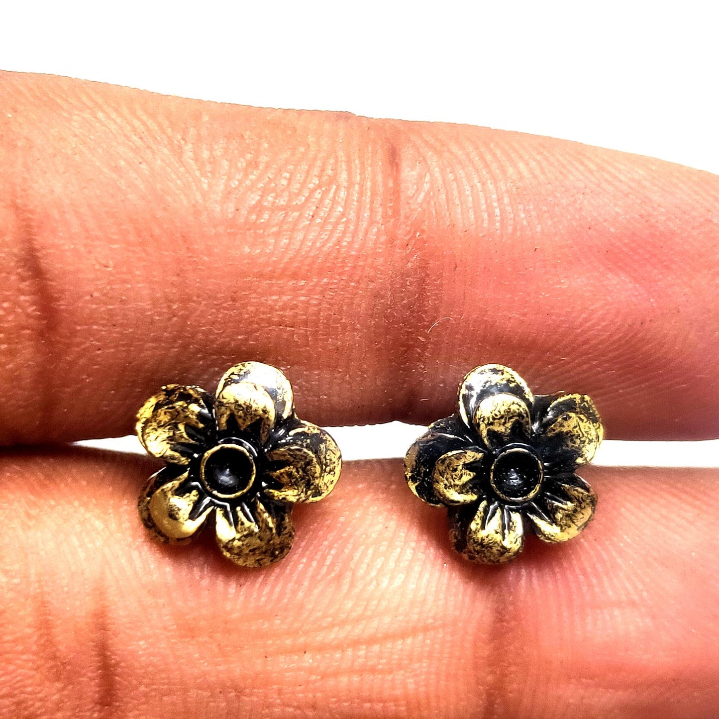 Anokhi Ada Floral Metal Stud Earrings for Girls ( Golden, AS-04A )