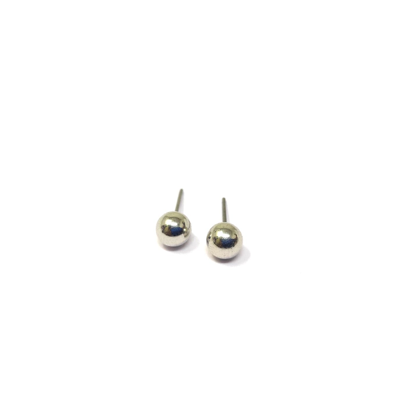 Anokhi Ada Round Stud Earrings Combo of Three for Girls ( Silver, AS-02)